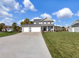 1305 Coneflower Ct, Neenah, WI 54956