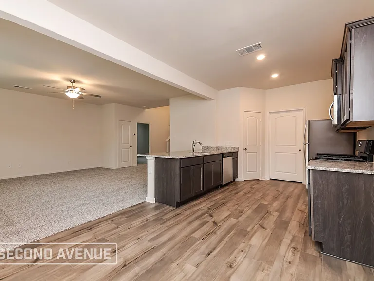 841 Serena Dr — Photo 6