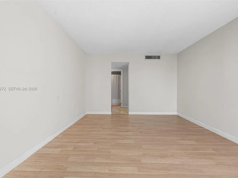 3401 N Country Club Dr #519 — Photo 8