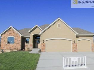 2220 NE 111th St, Kansas City, MO 64155