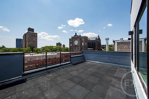 Rented by EXR | media 45