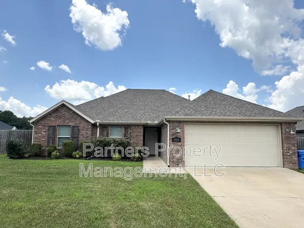 1521 N Dawes St, Fayetteville, AR 72704