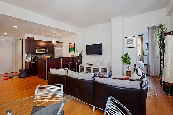 Sold by David Francis New York LLC | media 1