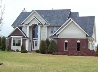 N9507 Beulah Meadows Rd, Mukwonago, WI 53149