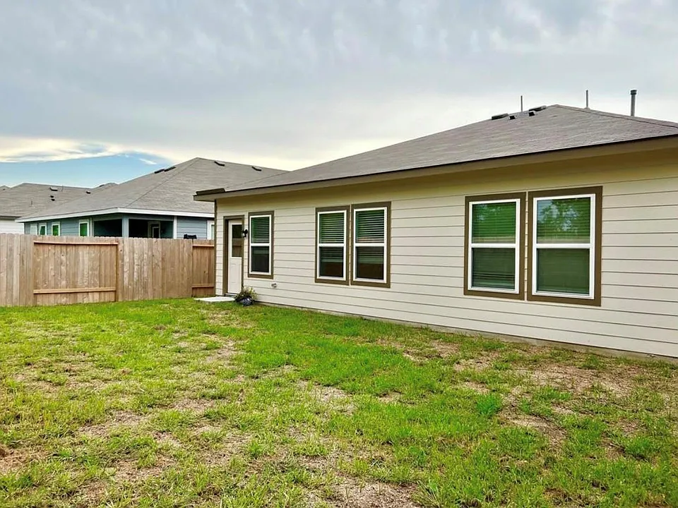 812 Westpointe Dr