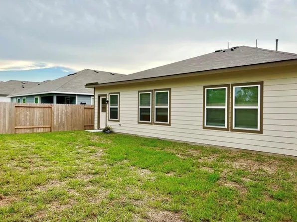 812 Westpointe Dr, Dayton, TX 77535