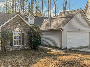 129 Meadow Ct, Fairburn, GA 30213