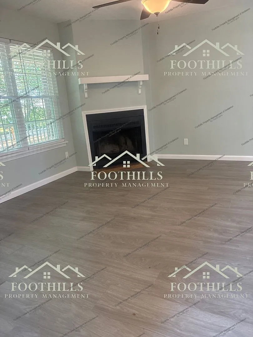 2 bed, 1.5 bath, 1050 sqft, $1,195 — Photo 2