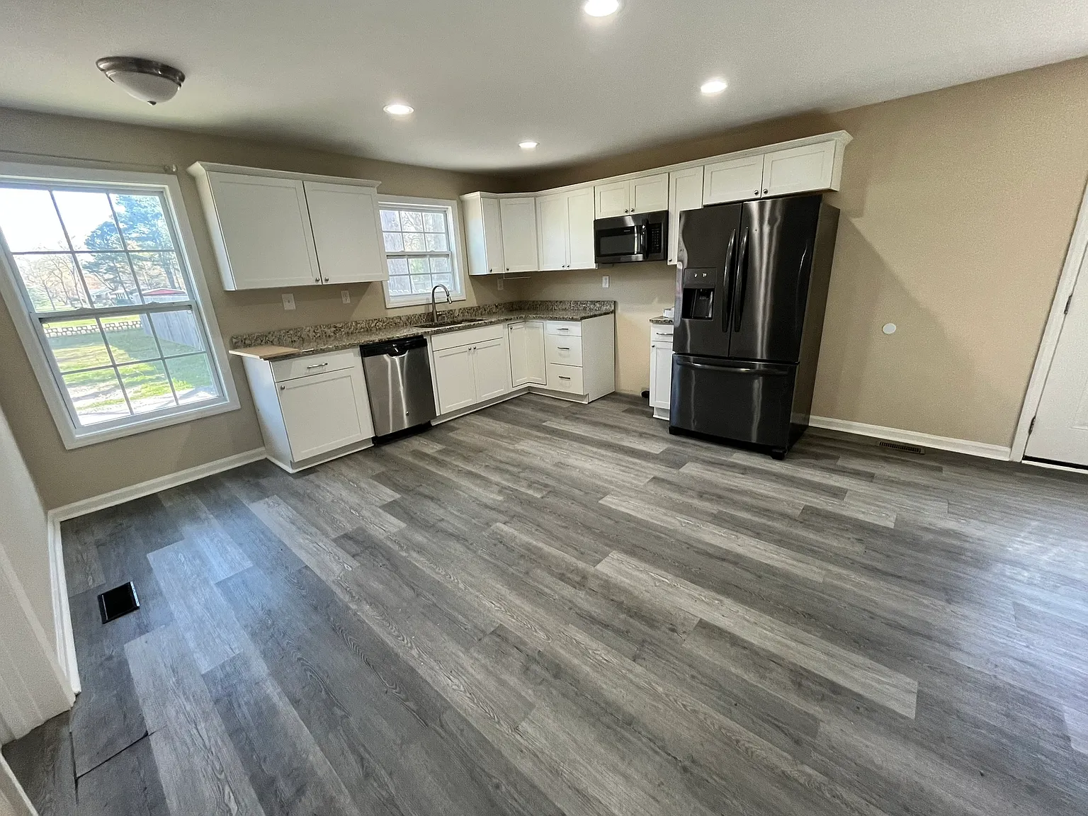 3574 New Manchester Highway - 1 — Photo 3