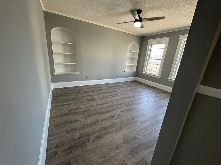 204 Ash St #3B — Photo 4