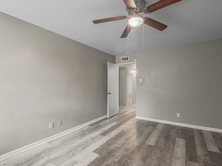818 University Ave #7 — Photo 12