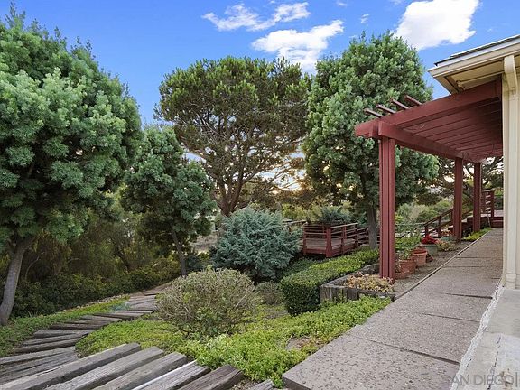 5th image of 5821 Barbarossa Ct