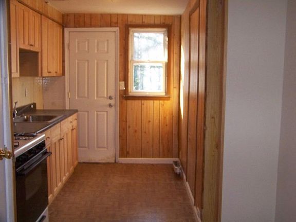 4th image of 11420 203rd St