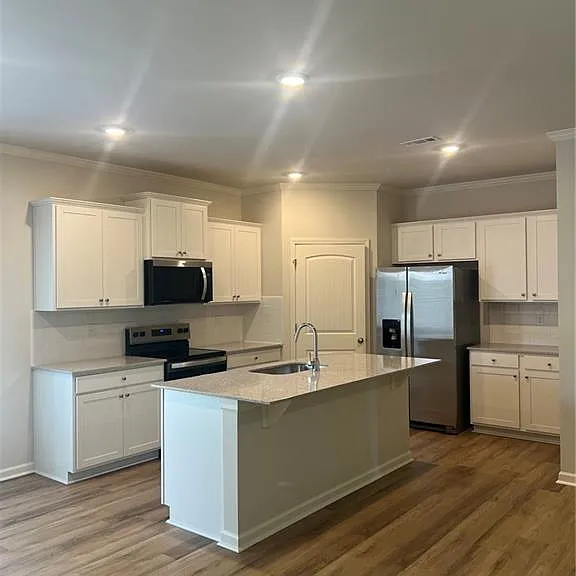 60 Berryville Dr — Photo 4