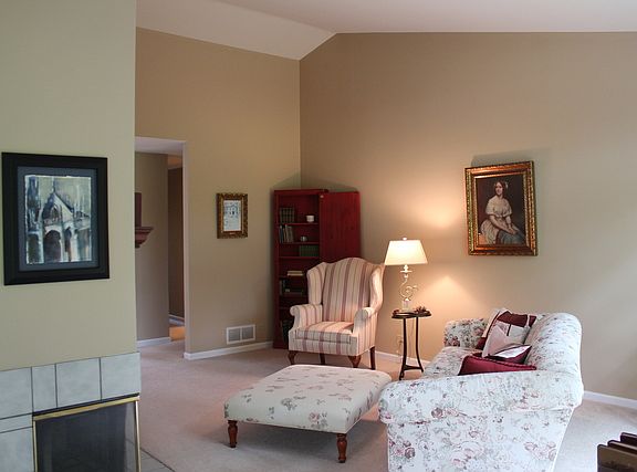 4th image of 751 Golf Ln #939