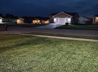 1712 SW Valley View Dr, Topeka, KS 66615