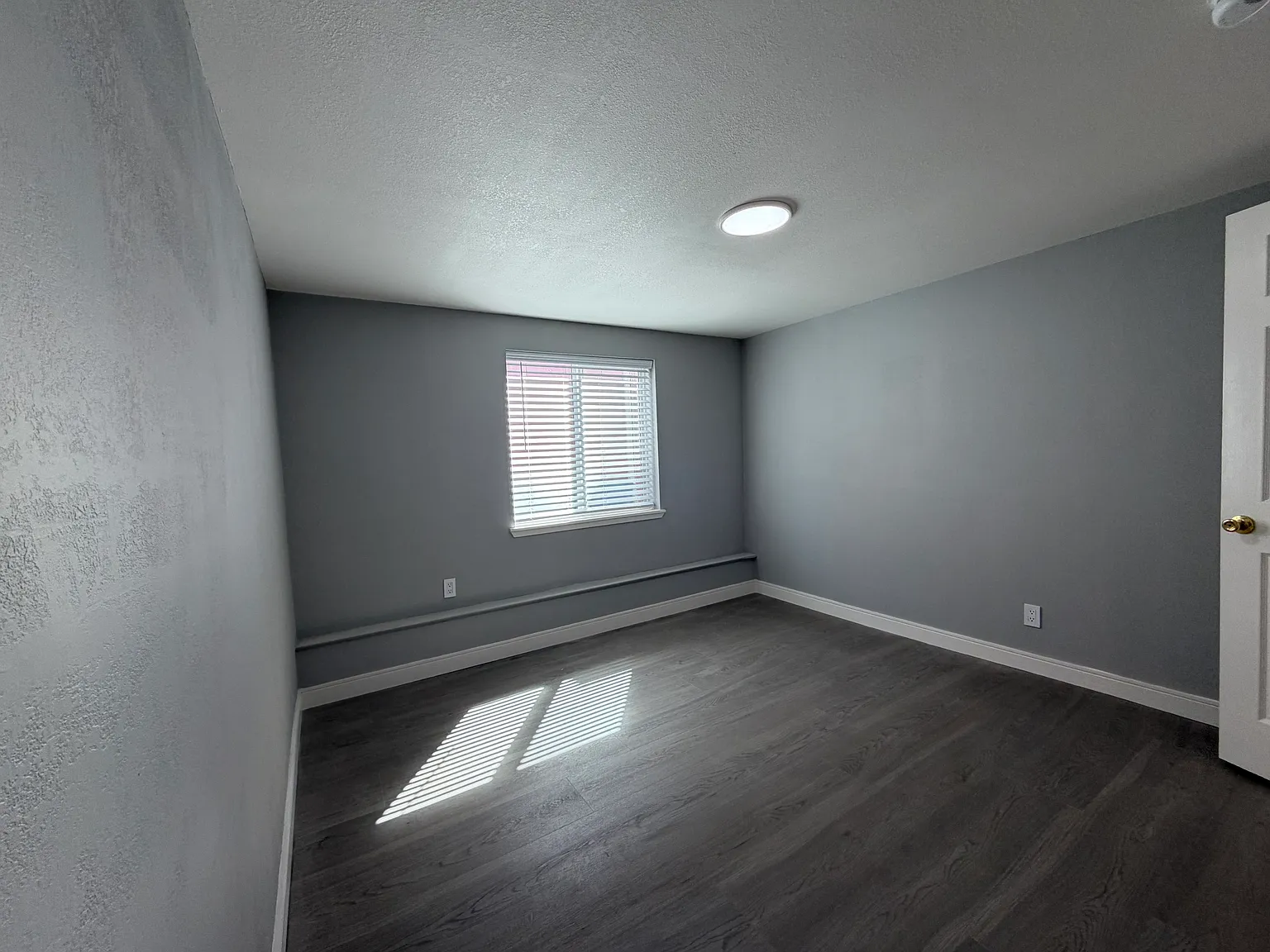 4 bed, 1320 sqft, $3,300 — Photo 4