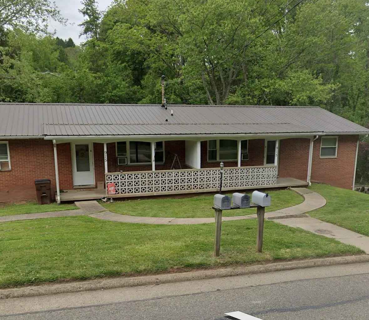 2 bed, $975 — Photo 1