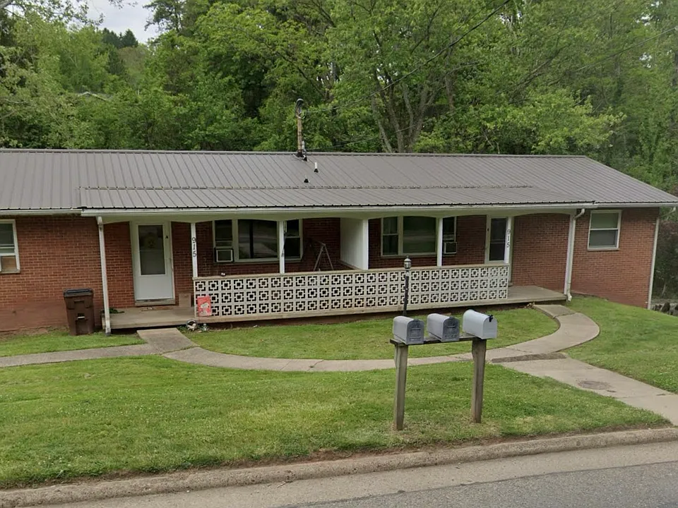 915 Colegate Dr #C