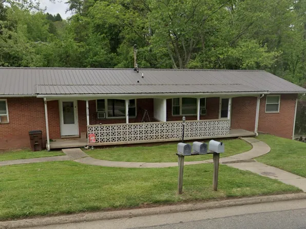 915 Colegate Dr, Marietta, OH
