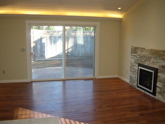 4th image of 946 Pellegrini St