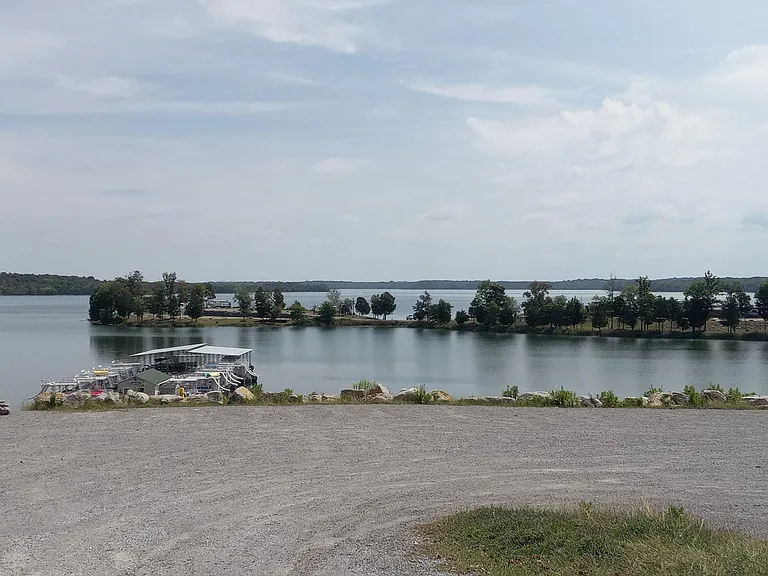 5 min drive to Elm Hill Marina 
with walking/hiking trails, boat rentals, local on the water restaurant