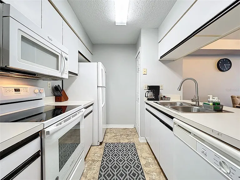 2731 N Poinciana Blvd #114 — Photo 46