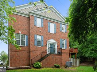 4000 Timber Oak Trl, Fairfax, VA 22033