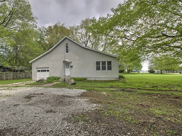 532 S Champaign St, Bement, IL 61813