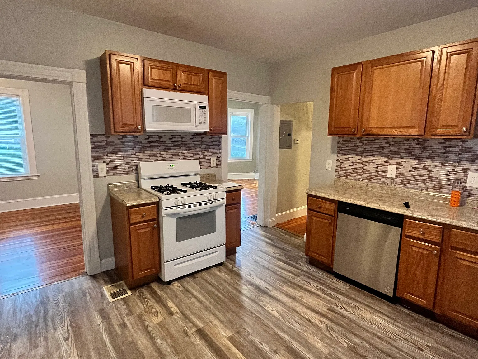 435 Quincy St — Photo 1