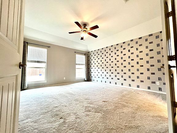 3rd image of 1025 Lake Woodland Dr