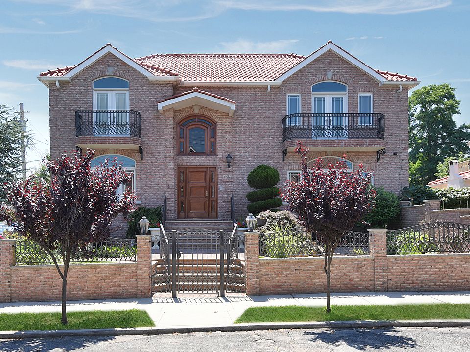 Front of 150-34 6th Avenue