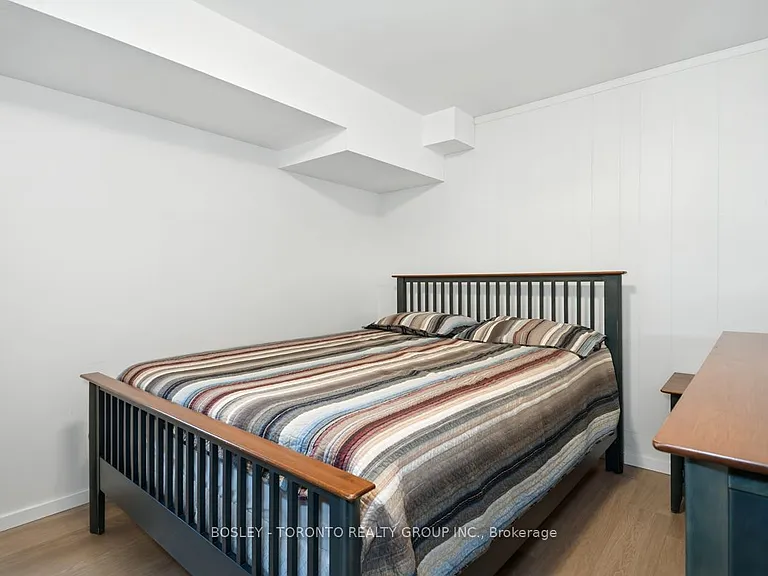 146 Earlscourt Ave #LOWER — Photo 26