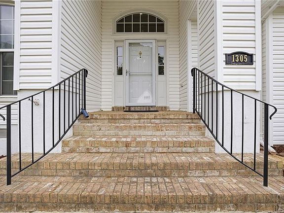 3rd image of 1305 Gable Way