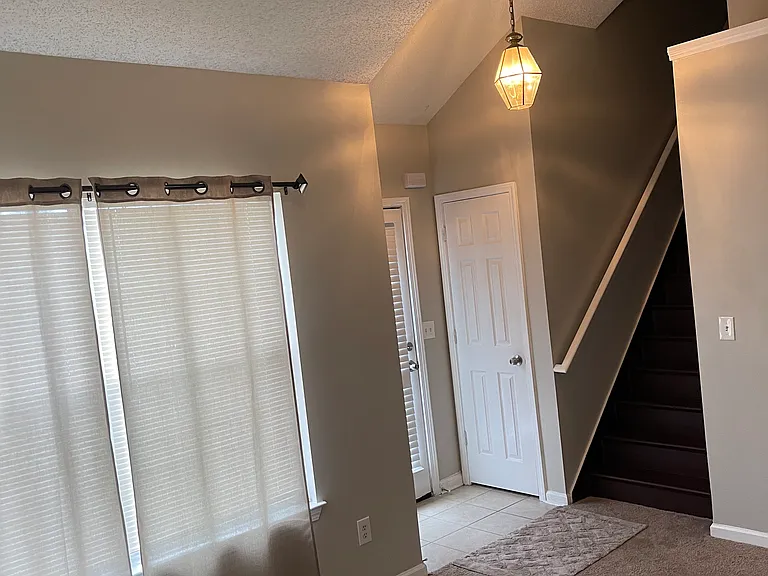 1618 Village Place Cir NE — Photo 1