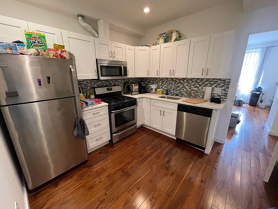 1st image of 477 Putnam Ave #2