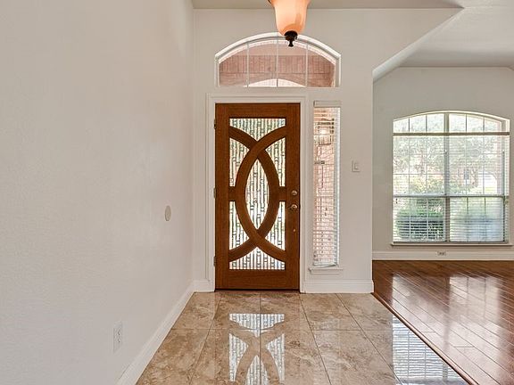 2nd image of 2311 Forest Park Cir
