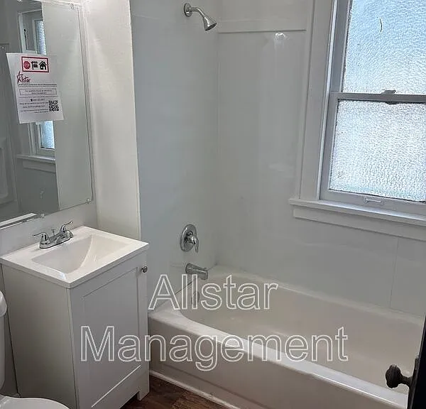 11909 Parkhill Ave #UP — Photo 4