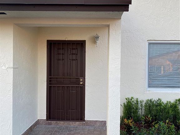 3rd image of 535 W 79th Pl #0