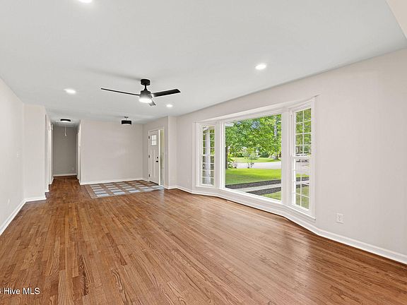 4th image of 3209 Ramsgate Road