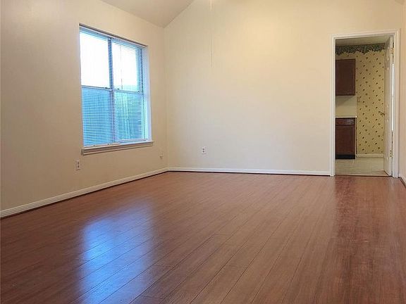 4th image of 1915 Summerfield Pl