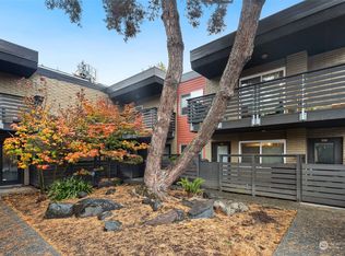 5220 42nd Ave S APT 204, Seattle, WA