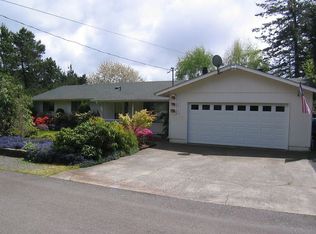5590 S Shore Dr, Florence, OR 97439