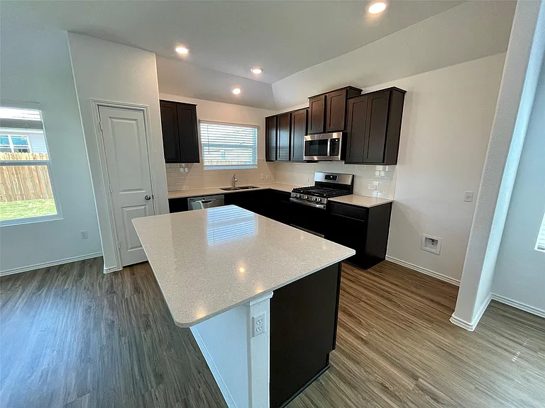 3208 Kenner Dr — Photo 10