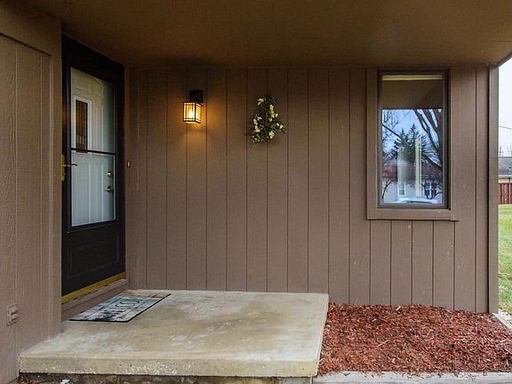 3rd image of 468 Park Pl #40