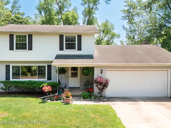 425 Gainsborough Dr, East Lansing, MI 48823