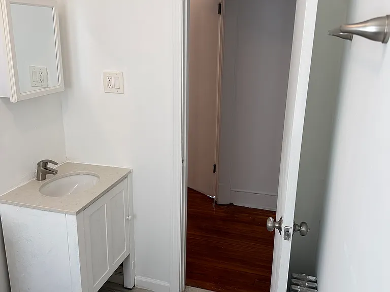 337 3rd St #1 — Photo 7