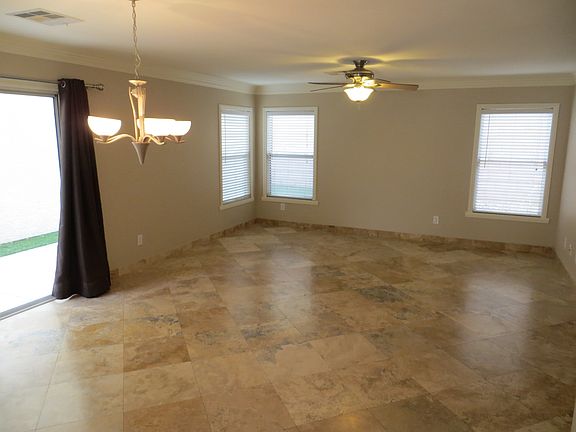 2nd image of 119 Gilliflower Ave