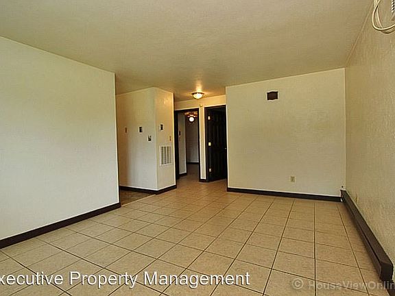 4th image of 1445 Woodland Dr APT C