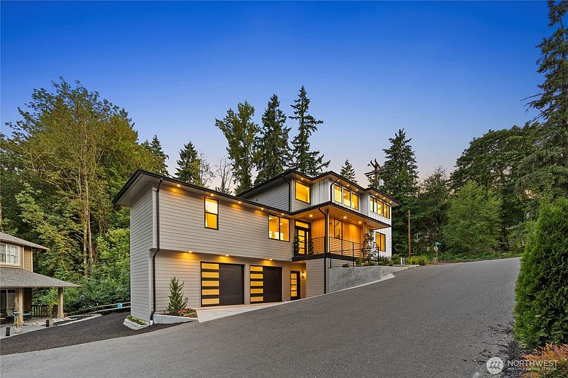 2nd image of 19926 68th Avenue NE